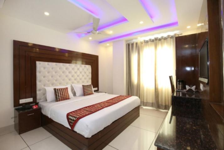 Hotel Silver Palm Zirakpur المظهر الخارجي الصورة
