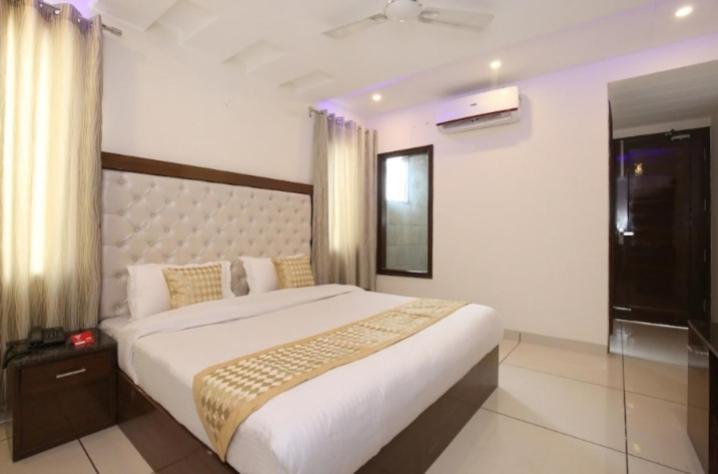 Hotel Silver Palm Zirakpur المظهر الخارجي الصورة