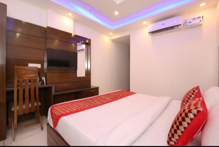 Hotel Silver Palm Zirakpur المظهر الخارجي الصورة
